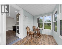 87 MUD Street E - 19