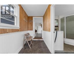 87 MUD Street E - 4