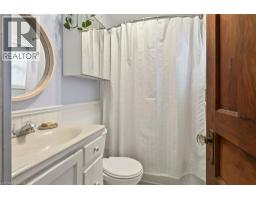 94 EDGEMONT Street N - 33
