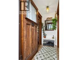 94 EDGEMONT Street N - 8