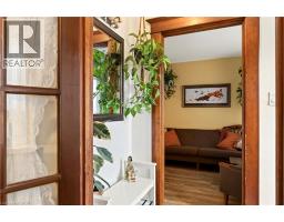 94 EDGEMONT Street N - 9