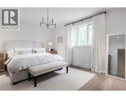2458 MEADOWOOD Crescent - 25