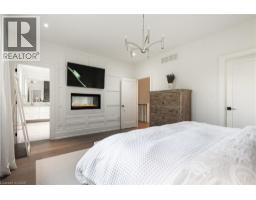 2458 MEADOWOOD Crescent - 26