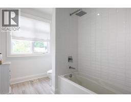 2458 MEADOWOOD Crescent - 35