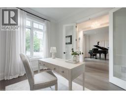 2458 MEADOWOOD Crescent - 6