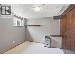 6 BEACONSFIELD Drive - 11