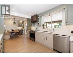 784 ELIZABETH Street - 9