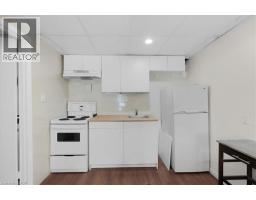 421 BAIRSTOW Crescent - 24