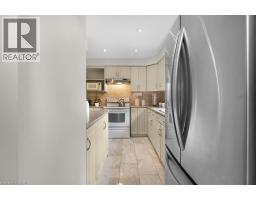 421 BAIRSTOW Crescent - 4