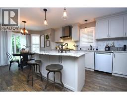 16 WOODCOTE Crescent - 21