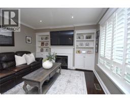 16 WOODCOTE Crescent - 22