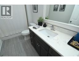 16 WOODCOTE Crescent - 42