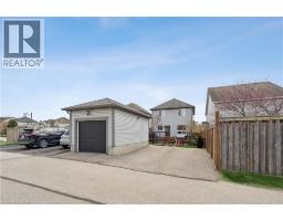 168 HAMPSON Crescent - 44