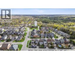 168 HAMPSON Crescent - 48