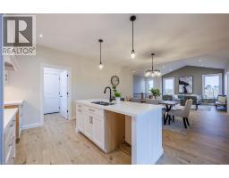 93 DUCHESS Drive - 8