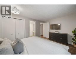 45 FREEMAN Crescent - 21