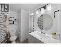 45 FREEMAN Crescent - 22