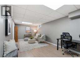 45 FREEMAN Crescent - 28