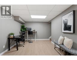 45 FREEMAN Crescent - 31