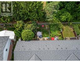 45 FREEMAN Crescent - 36