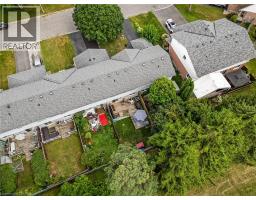 45 FREEMAN Crescent - 38