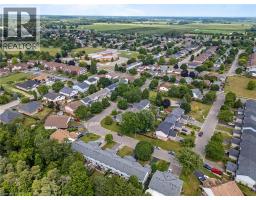 45 FREEMAN Crescent - 39