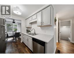 45 FREEMAN Crescent - 9