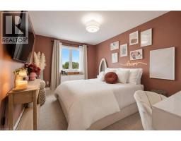 3 QUEENSBROOK Crescent - 21