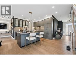 3 QUEENSBROOK Crescent - 6