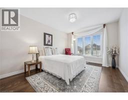 29 ENGLISH Crescent - 17