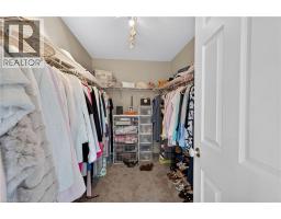 112 FAIRWOOD Place W - 27