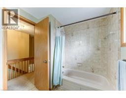 27 WALMER Gardens - 21