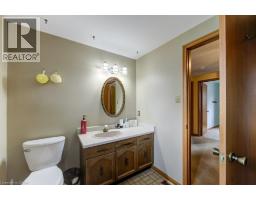 27 WALMER Gardens - 22