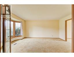 27 WALMER Gardens - 4