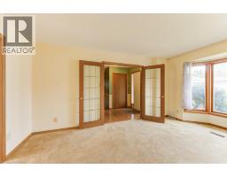 27 WALMER Gardens - 6