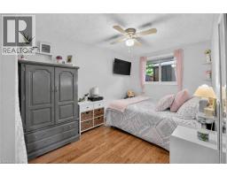 14 WOODEDEN Road - 13
