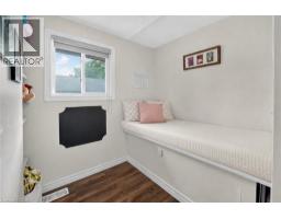 14 WOODEDEN Road - 14
