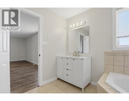 43 DECARO Crescent - 23