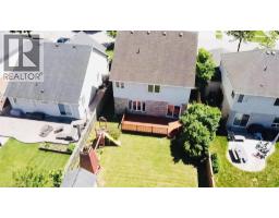 43 DECARO Crescent - 34