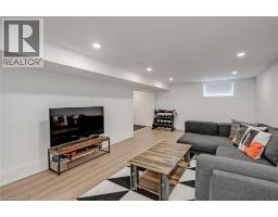 327 GOODRAM Drive - 32