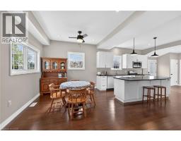 22 KING Avenue - 10