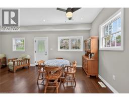 22 KING Avenue - 11