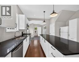 22 KING Avenue - 12