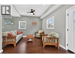 22 KING Avenue - 16