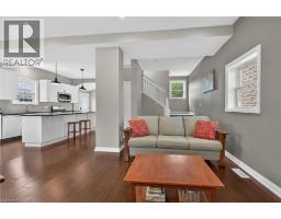 22 KING Avenue - 17