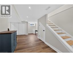 22 KING Avenue - 27