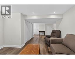 22 KING Avenue - 32