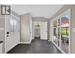 22 KING Avenue - 6