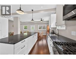 22 KING Avenue - 8