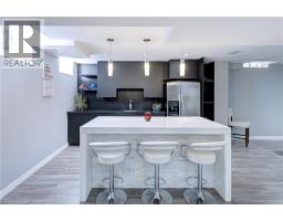 1406 MARSHALL Crescent - 38